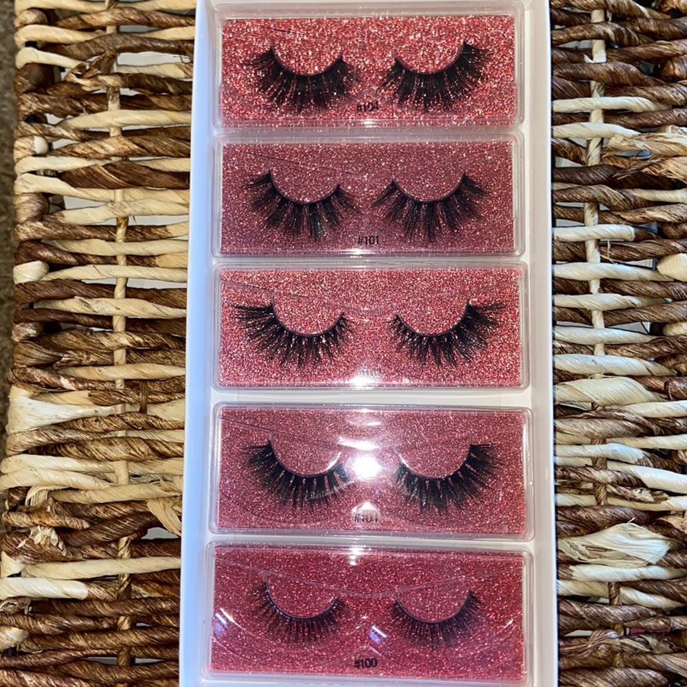 NEW Assorted Bundle of  Lashes